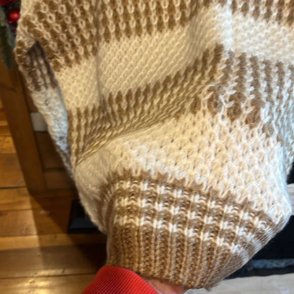 Sweater - Picture 4 of 7